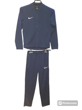 Dres dziecięcy NIKE ( S - 128 - 137 cm )