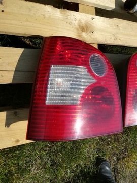 VW POLO 9N 04r LAMPA TYŁ PRAWA LEWA komplet