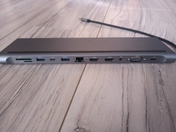 Przejściówka USB-C  na 11 wejść szara