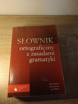 Słownik ortograficzny z zasadami gramatyki. PWN