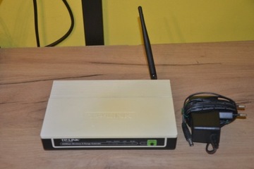 Ruter Tp-Link model TL-WA 830 RE