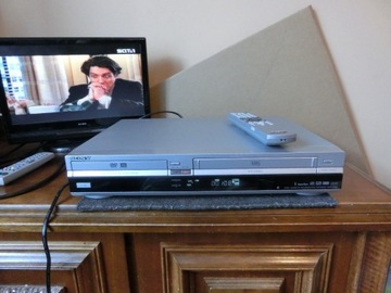 Nagrywarka DVD/VHS SONY z pilotem, kopiowanie kaset VHS.