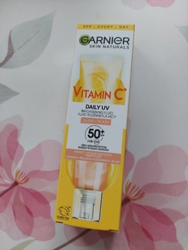 Fluid rozświetlający  Garnier  SPF 50+