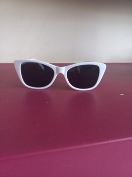 Stylowe Okulary przeciwsłoneczne białe damskie