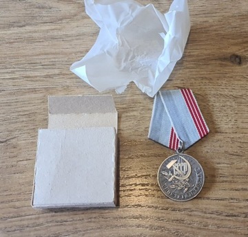 Medal weterana pracy ZSRR nowy w pudełku
