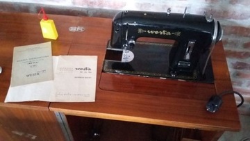 Domowa maszyna do szycia z 1964 roku Westa POLNA P