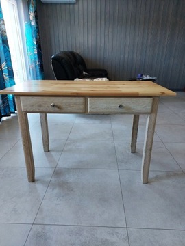 Drewniany stół przedwojenny po renowacji 