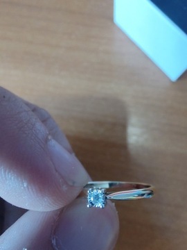 pierścionek zaręczynowy APART