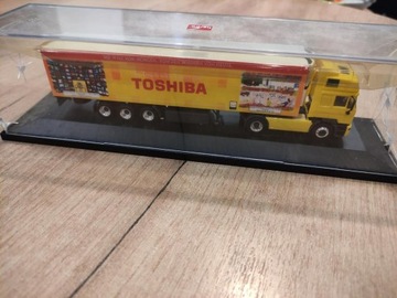 232708 MAN F2000 HD Toshiba zabawka auto 