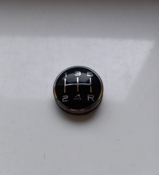 Dekielek/kapsel/emblemat gałki biegów Peugeot 406 