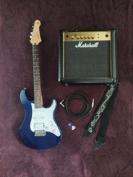 Gitara elektryczna Yamaha i wzmacniacz Marshall 