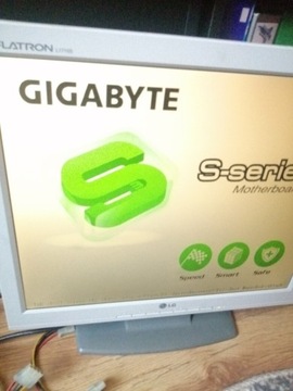 Gigabyte 775 + core quad q8200 + 4gb ram ddr2
