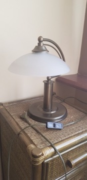 lampa stojąca z białym/mlecznym kloszem