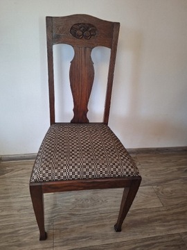 Krzesło dębowe ozdobne 