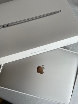 MacBook Air 13,3 