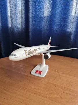 BOEING 777-300 ER EMIRATES/ MODEL 1:200