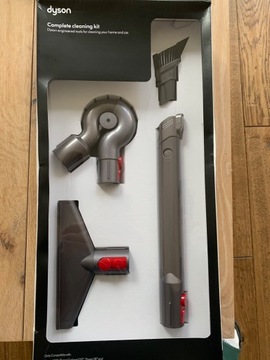 Dyson cleaning kit 