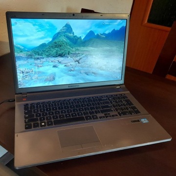 Laptop Samsung NP550P7C 17.3"  Intel Core i5 8 GB 