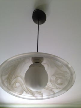 Lampa sufitowa ze szklanym kloszem