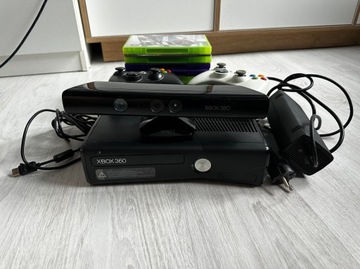 Xbox 360 + Kinect + 2 pady + gry