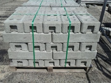 Podstawa /stopa betonowa - do ogrodzeń budowlanych