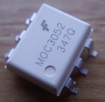 Optotriak MOC3052 5,3kV, 600V SMD