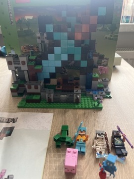 Lego Minecraft 21244 The Sword Outpost