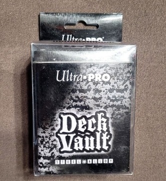 Ultra Pro Deck Vault, Case na karty