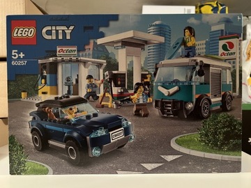 LEGO 60257 City - Stacja Benzynowa