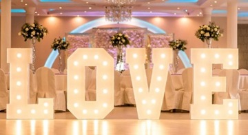 Gigantyczny napis LOVE wesele ślub zaręczyny sesja