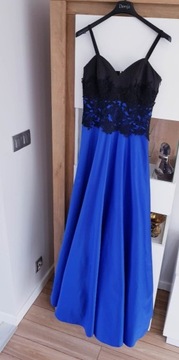 Piękna suknia w kolorze kobaltowym