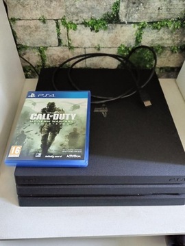 Ps 4 Pro, 1 TB używana ale ładnie zachowana