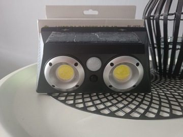 Lampa zewnętrzna solarna LED czujnik ruchu