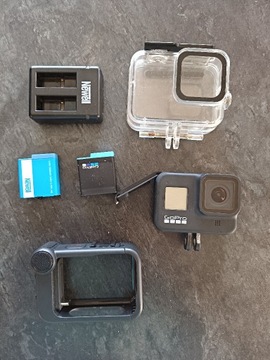 GoPro 8, dodatkowa bateria, media mod  i case 