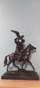 Sokolnik na Koniu polowanie rzeźba z brązu