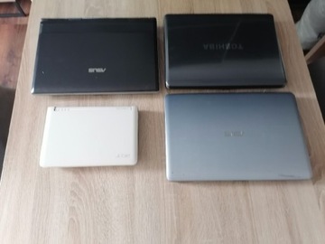 4 laptopy. 2 asus, 1 acer, toshiba