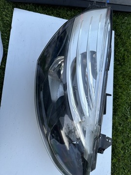 Prawa lampa Renault Clio IV 260106961R