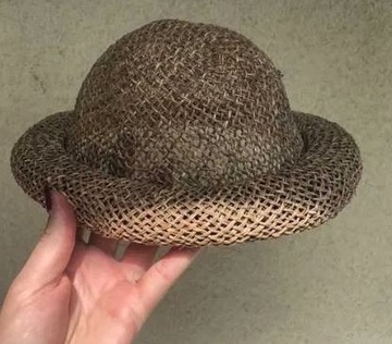 Elegancki kapelusz na lato dla dziecka