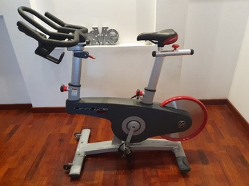 Profesjonalny rower treningowy Life Fitness