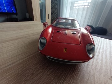 Ferrari model 1:18 