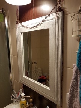 Piękne rustykalne lustro łazienkowe i nie tylko.