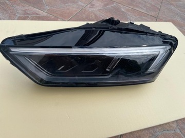 Audi R8 Lampa prawy przód 4S0941034