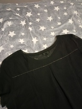 Czarna, ozdobna bluzka z Moodo w rozmiarze S
