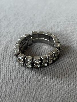 Srebrny pierścionek kryształki ring vintage