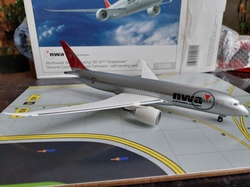 BOEING B 787-8 Northwest Airlines 1:200 HERPA