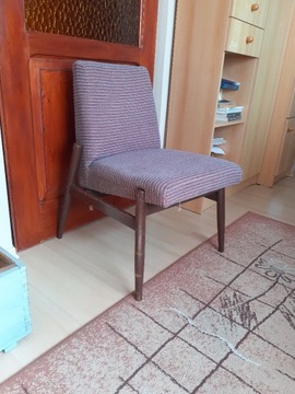 Krzesło-pluszak-zabytek