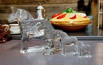 Szklane figurki koni "Dalahäst" Lindshammar 