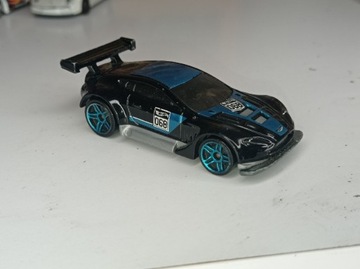 Aston Martin vantage gt3 hot wheels 