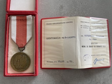 Brązowy medal Za Zasługi dla Obronności Kraju LWP legitymacja pudełko