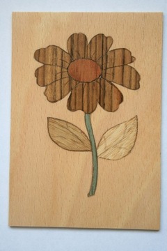 Drewniana pocztówka, obrazek, intarsja. Kwiat.